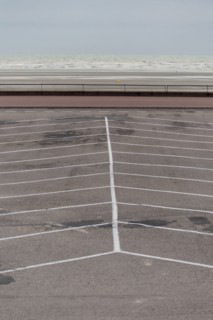 Le Touquet Paris Plage, parking vide sur le front de mer