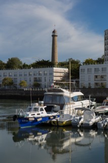 Lorient, port, bateaux amarrés à  quai