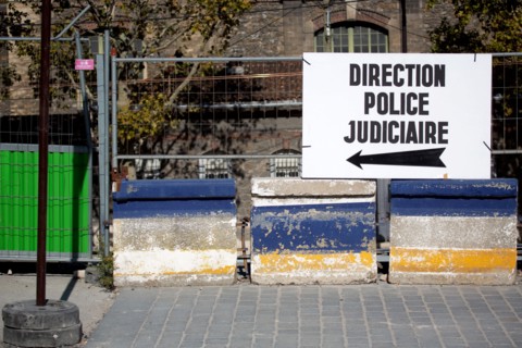 Paris, panneau de direction de la police judiciaire