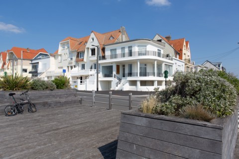 Merlimont Plage, houses on the seafront