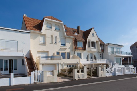 Merlimont Plage, houses on the seafront