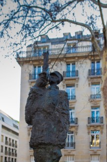 Statue 'Hommage au capitaine Dreyfus'