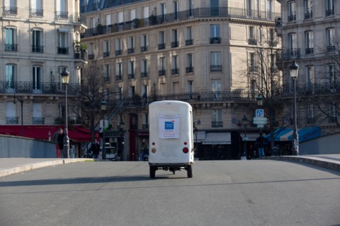 Paris, delivery man on the Pont Saint-Louis