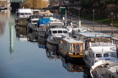 Paris, the Bassin de l'Arsenal (Port de l'Arsenal)