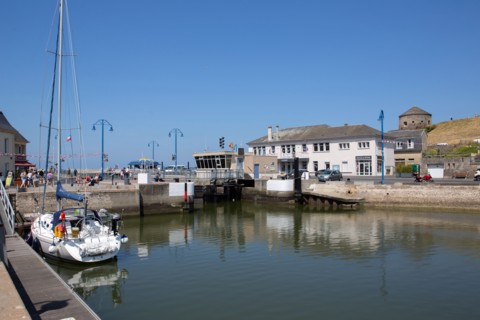 Port en Bessin Huppain, basin and lock
