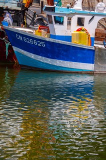 Port en Bessin Huppain, chalutiers amarrés à quai