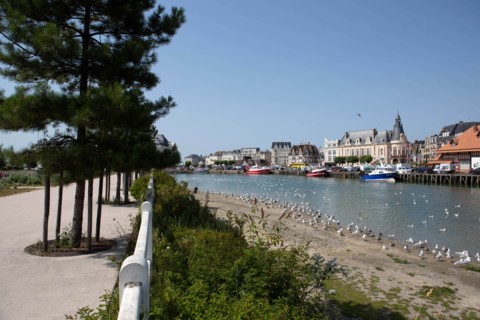 Chalutiers à quai, Trouville-sur-Mer