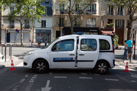 Paris City Hall vehicle