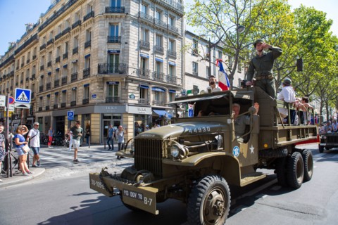 Défilé de commémoration du 75e anniversaire de la Libération de Paris, avenue du Général Leclerc