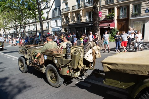 Défilé de commémoration du 75e anniversaire de la Libération de Paris, avenue du Général Leclerc
