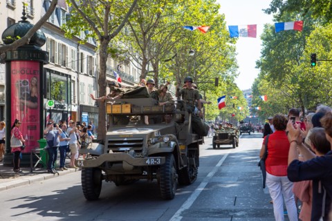 Défilé de commémoration du 75e anniversaire de la Libération de Paris, avenue du Général Leclerc