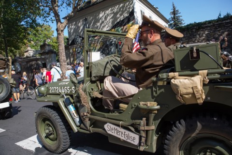 Défilé de commémoration du 75e anniversaire de la Libération de Paris, avenue du Général Leclerc