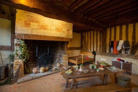 Château de Crèvecoeur, Fondation Schlumberger, à Crèvecoeur-en-Auge