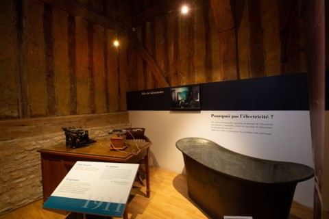 Château de Crèvecoeur, Fondation Schlumberger, à Crèvecoeur-en-Auge