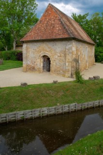 Château de Crèvecoeur, Fondation Schlumberger, à Crèvecoeur-en-Auge