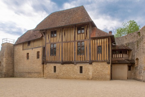 Château de Crèvecoeur, Fondation Schlumberger, à Crèvecoeur-en-Auge