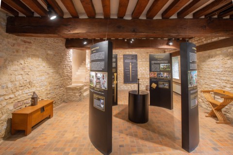 Château de Crèvecoeur, Fondation Schlumberger, à Crèvecoeur-en-Auge