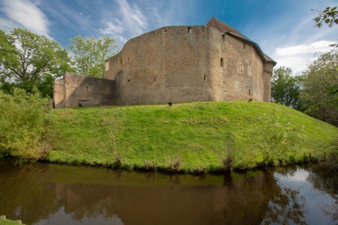 Château de Crèvecoeur, Fondation Schlumberger, à Crèvecoeur-en-Auge
