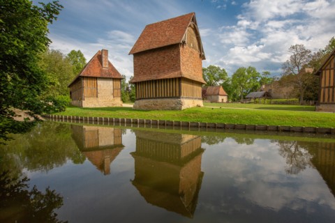 Château de Crèvecoeur, Fondation Schlumberger, à Crèvecoeur-en-Auge