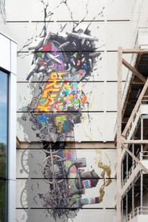 Paris, fresque sur le chantier du Centre Gaité