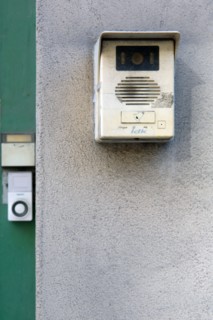 Rouen (Seine Maritime), sonnette et interphone