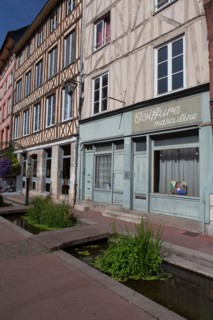 Rouen (Seine Maritime), rue Eau de Robec