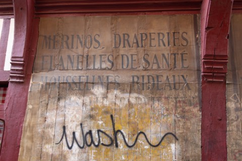 Rouen (Seine Maritime), vintage inscriptions with graffitis
