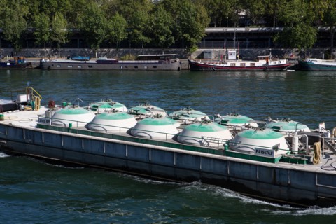 barge near the Pont de Bir Hakeim