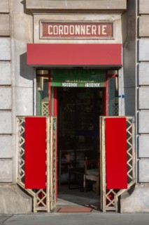 Paris, former shop repair shop located Boulevard Arago