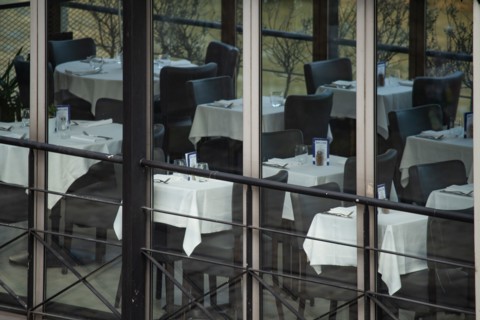 Paris, péniche-restaurant