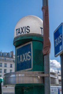 Paris, taxi stand