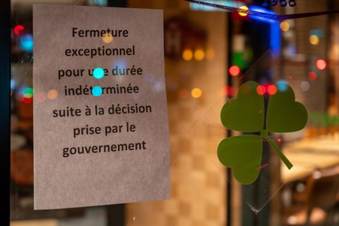 Paris, restaurant closed to prevent spread of coronavirus