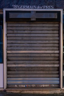 Paris, pharmacy closed