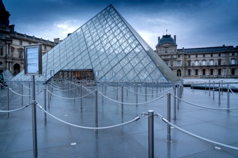 Paris, musée du Louvre closed to prevent spread of coronavirus