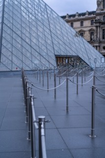 Paris, musée du Louvre closed to prevent spread of coronavirus