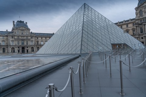 Paris, musée du Louvre fermé pour cause d’épidémie de coronavirus