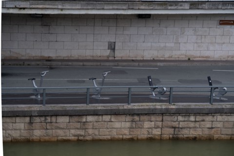 Paris, berges de Seine vides pour cause d’épidémie de coronavirus