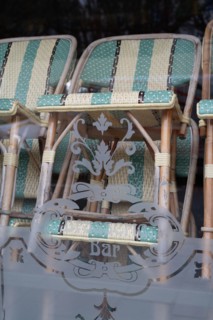 Paris, café closed to prevent spread of coronavirus