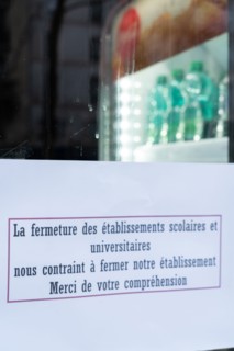 Paris, commerce fermé pour cause d’épidémie de coronavirus