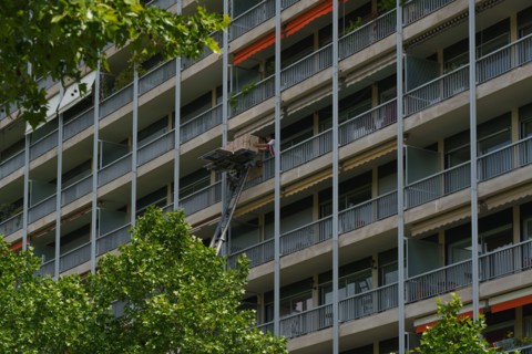 Paris starts re-opening from lockdown, May 2020