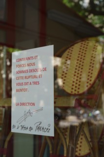 Paris, restaurant fermé pour cause d’épidémie de Covid-19
