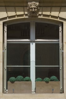 Paris, fenêtre d’un immeuble