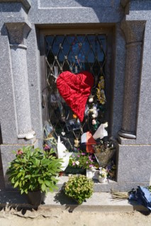 Tombe de Charles Aznavour, Cimetière de Montfort l'Amaury, Yvelines