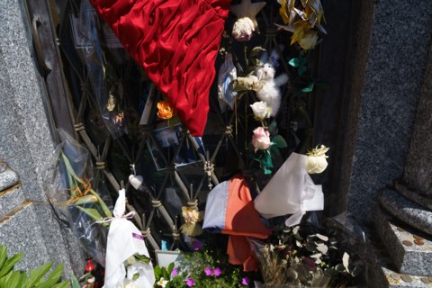 Tombe de Charles Aznavour, Cimetière de Montfort l'Amaury, Yvelines