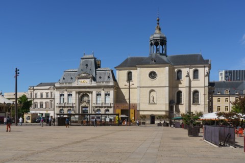 Place de la République, Le Mans