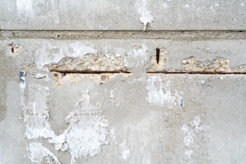 Mur blanc abimé
