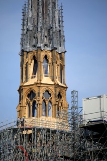 Paris, pose de la nouvelle flèche de Notre-Dame de Paris
