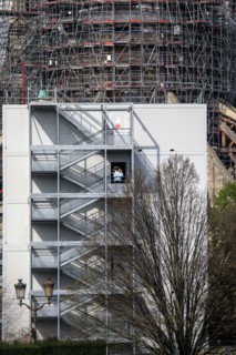 Paris, pose de la nouvelle flèche de Notre-Dame de Paris