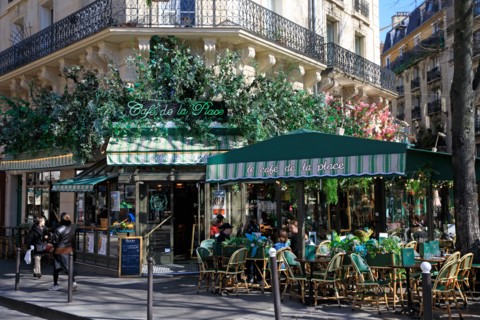Paris, restaurant à l'enseigne fleurie