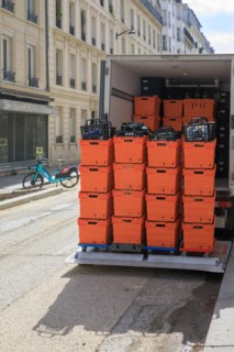 Food delivery truck, Paris